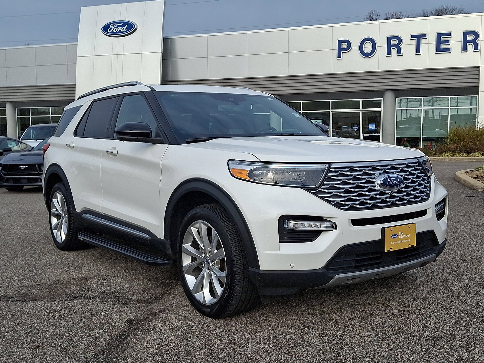 Certified 2023 Ford Explorer Platinum w/ Technology Package image 2