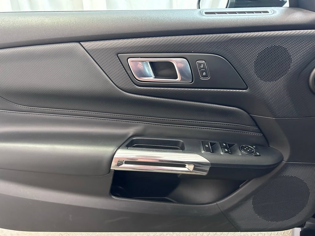 Used 2025 Ford Mustang Premium RWD image 4