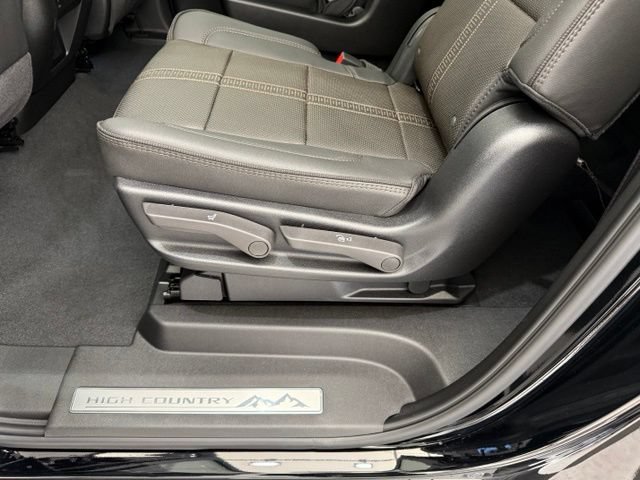 New 2026 Chevrolet Suburban High Country AWD/4WD image 20