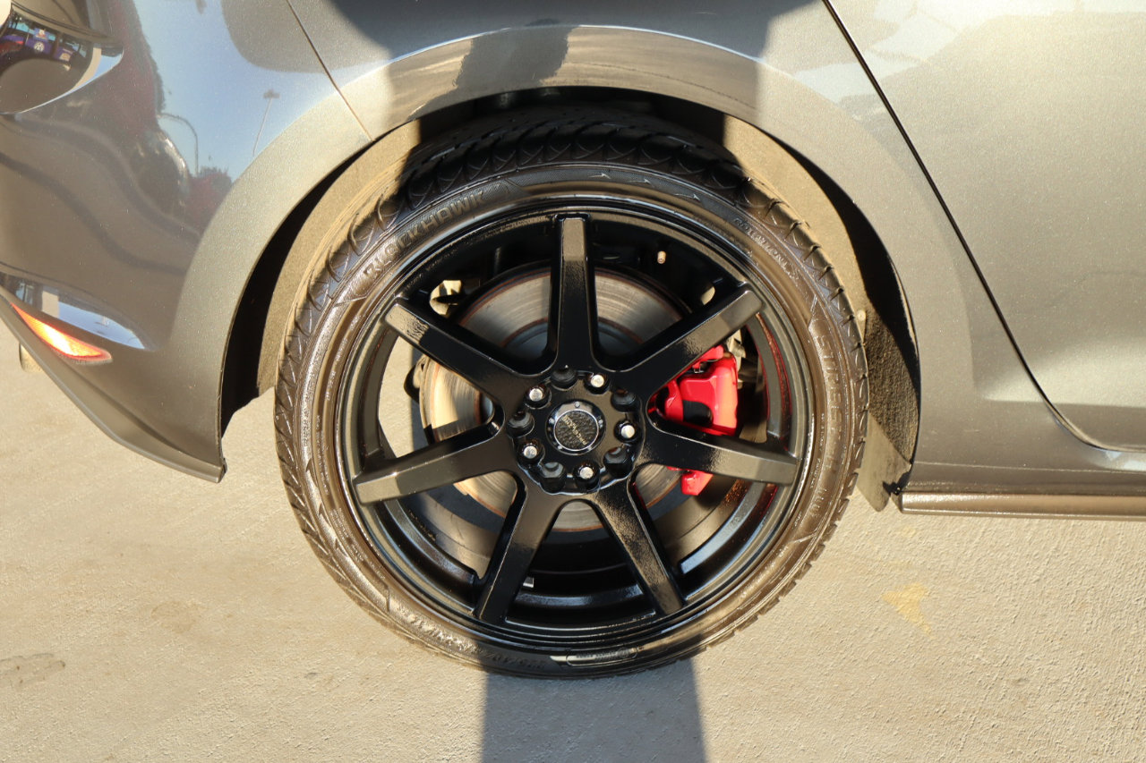 Used 2017 Volkswagen GTI Sport image 5