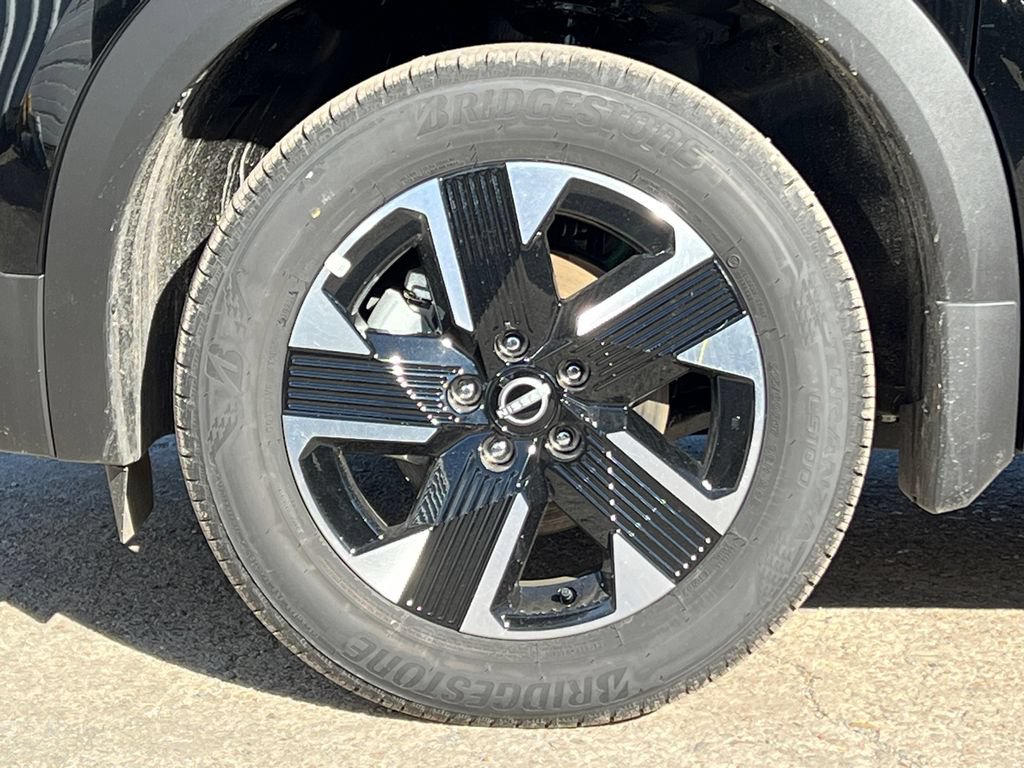 New 2026 Nissan Kicks SV w/ SV Premium Package AWD/4WD image 5