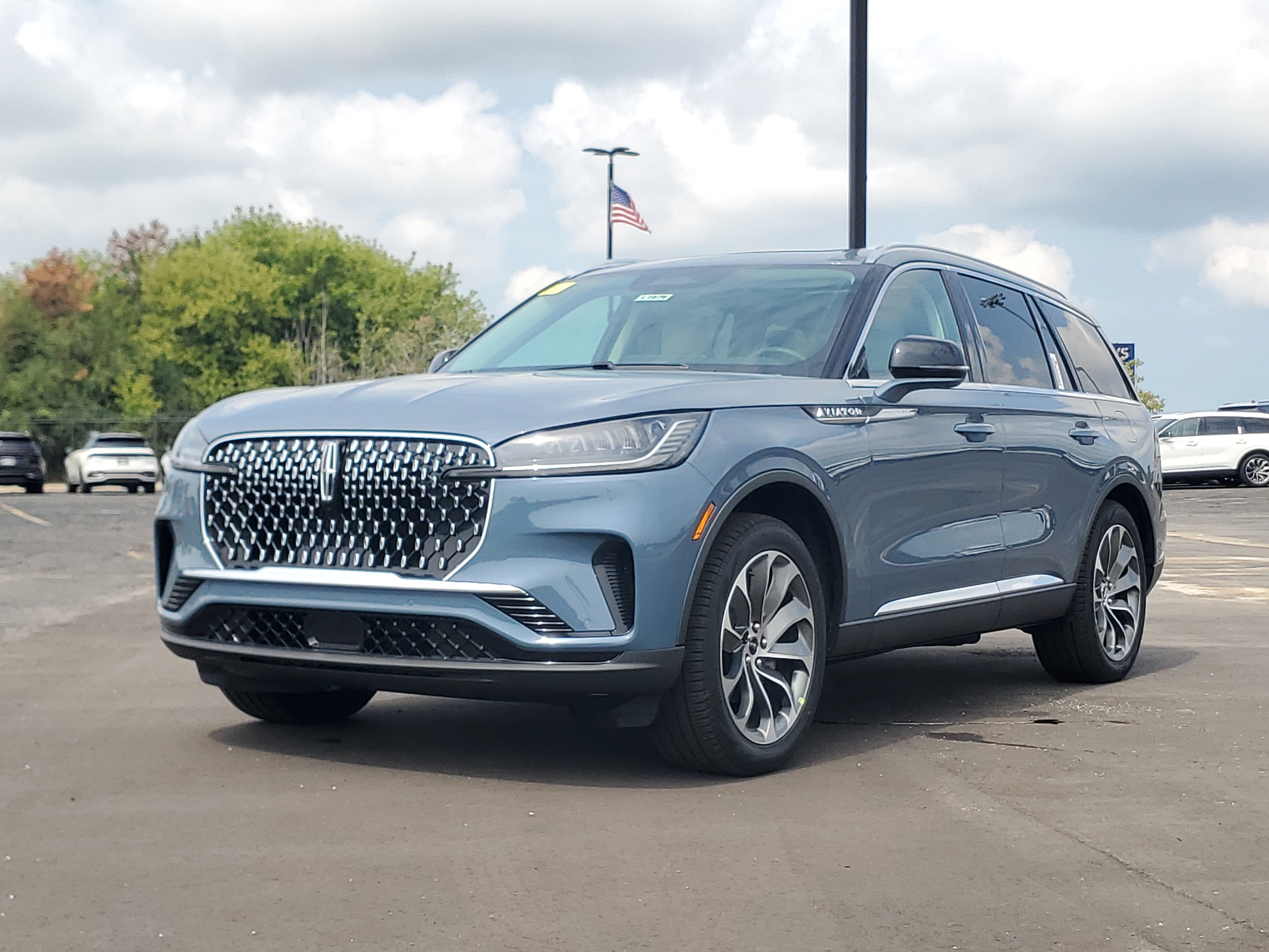 New 2026 Lincoln Aviator AWD video 2