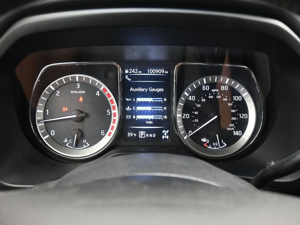 Used 2018 Nissan Titan PRO-4X w/ Pro-4x Convenience Package AWD/4WD image 28