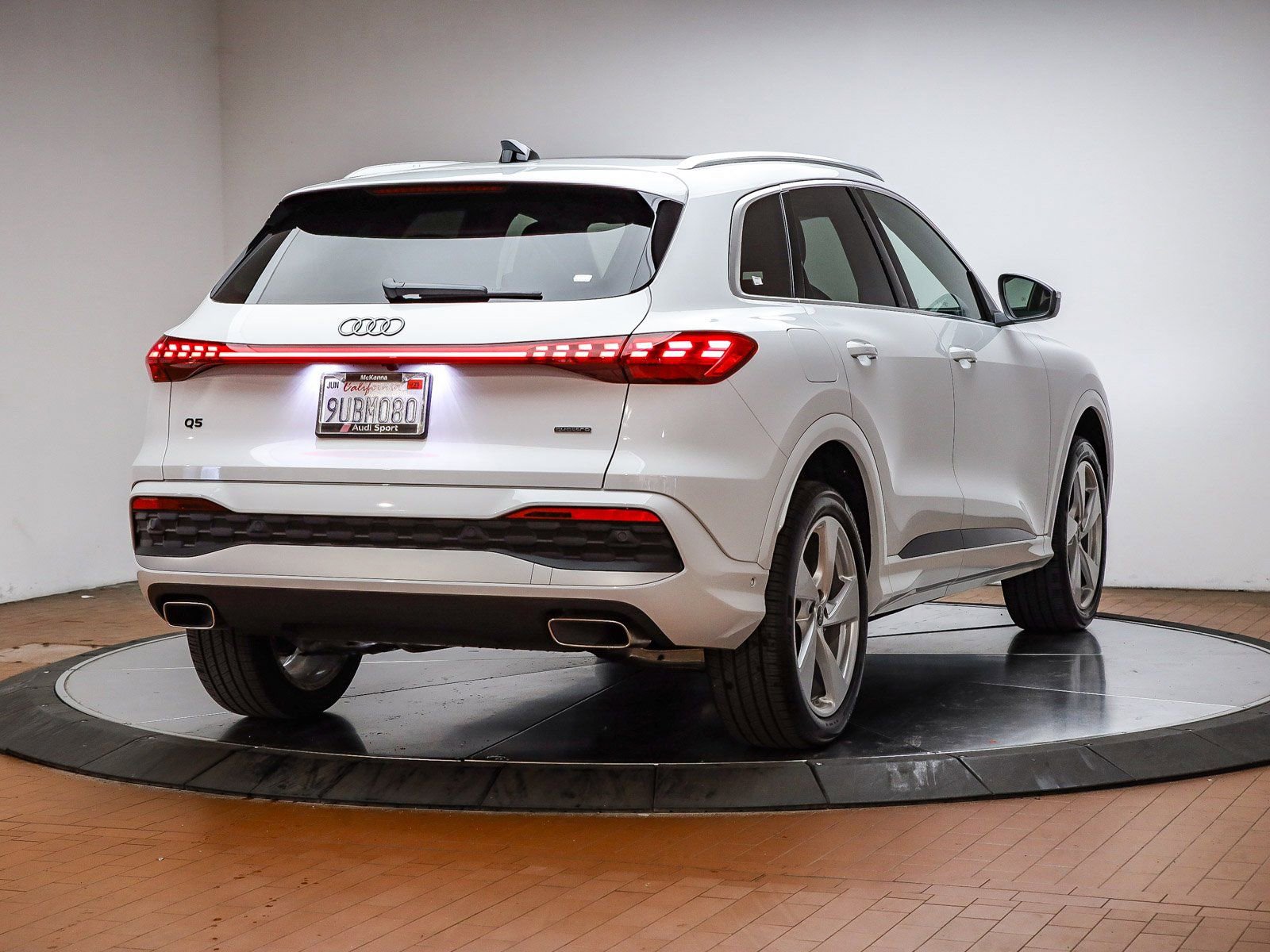 Certified 2025 Audi Q5 Premium Plus w/ Premium Plus image 7