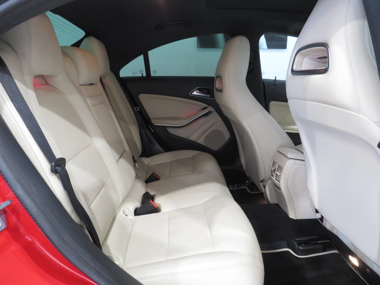 Used 2019 Mercedes-Benz CLA 250 image 10