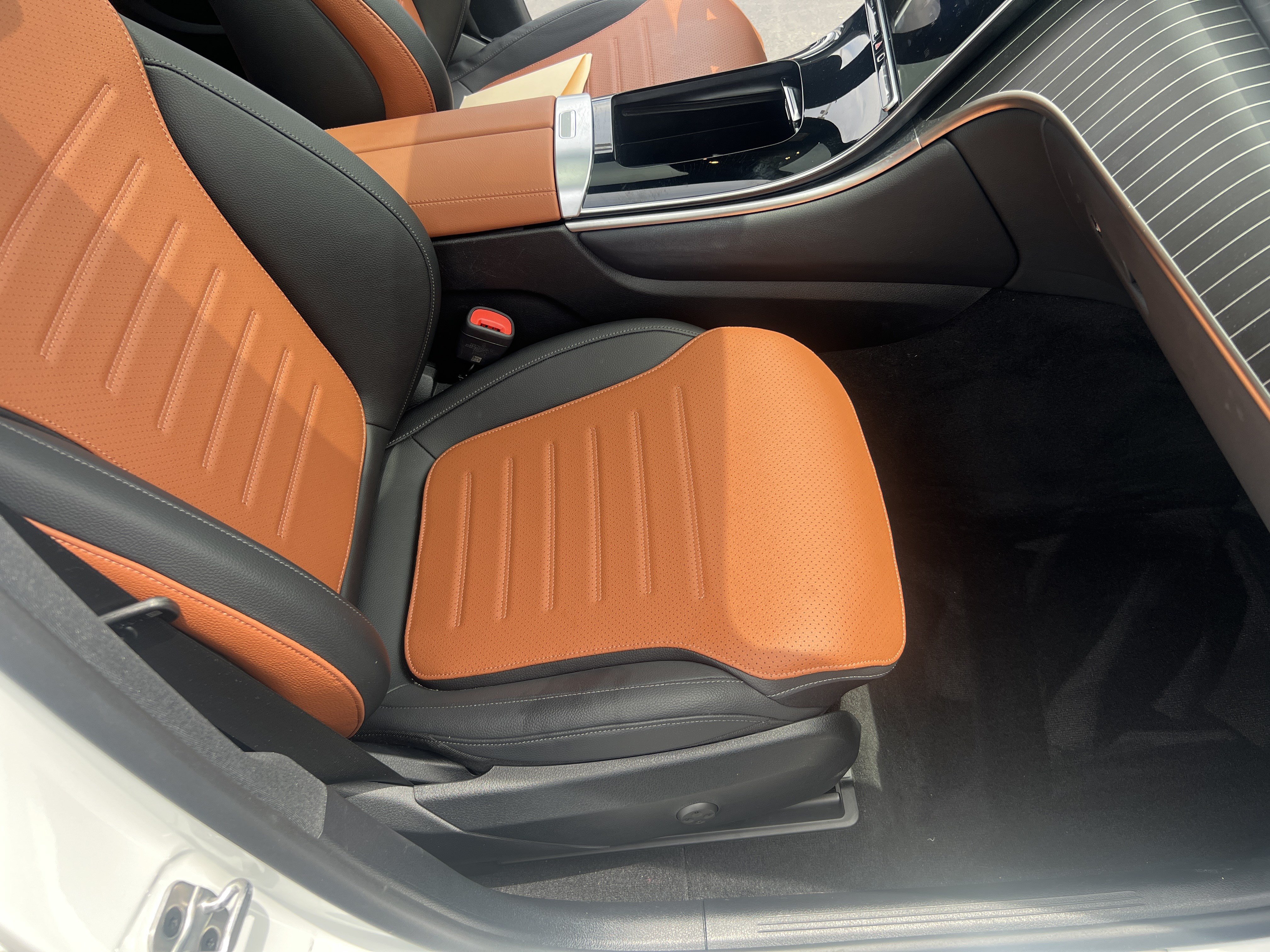 Certified 2025 Mercedes-Benz GLC 300 4MATIC image 35