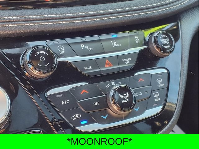 Used 2025 Chrysler Pacifica Limited FWD image 13