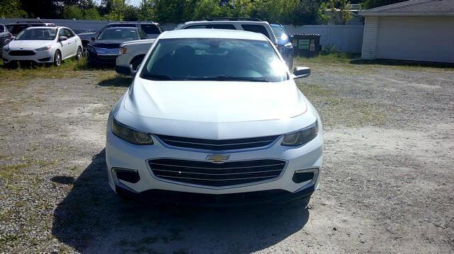 Used 2017 Chevrolet Malibu LS image 2