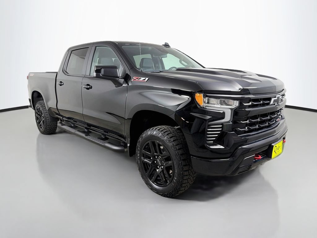 Used 2025 Chevrolet Silverado 1500 LT Trail Boss w/ Convenience Package II AWD/4WD image 4