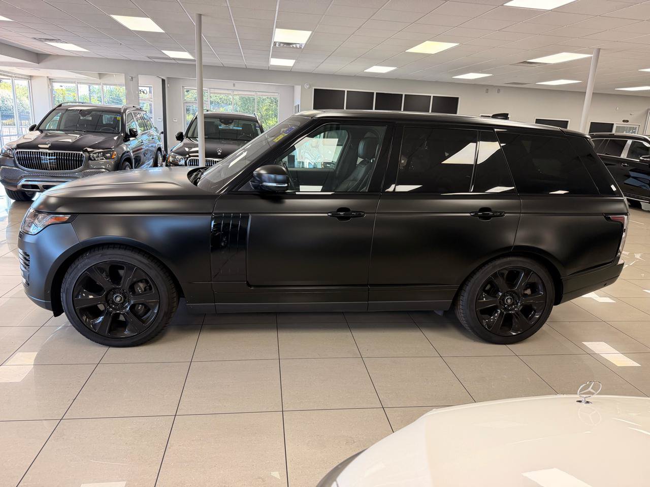 Used 2019 Land Rover Range Rover HSE AWD/4WD image 4