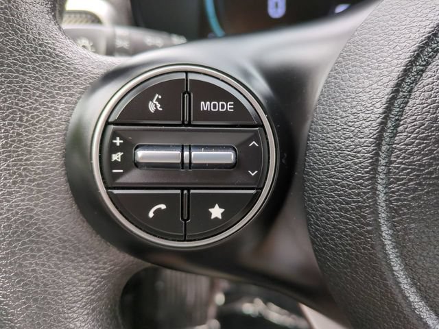 Used 2025 Kia Soul LX w/ LX Technology Package FWD image 23