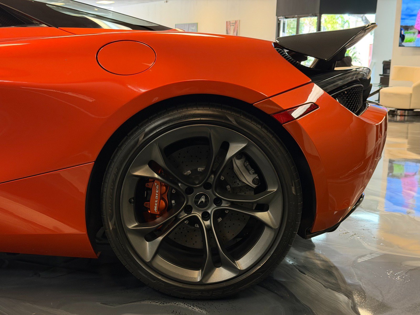 Used 2021 McLaren 720S Performance RWD image 12