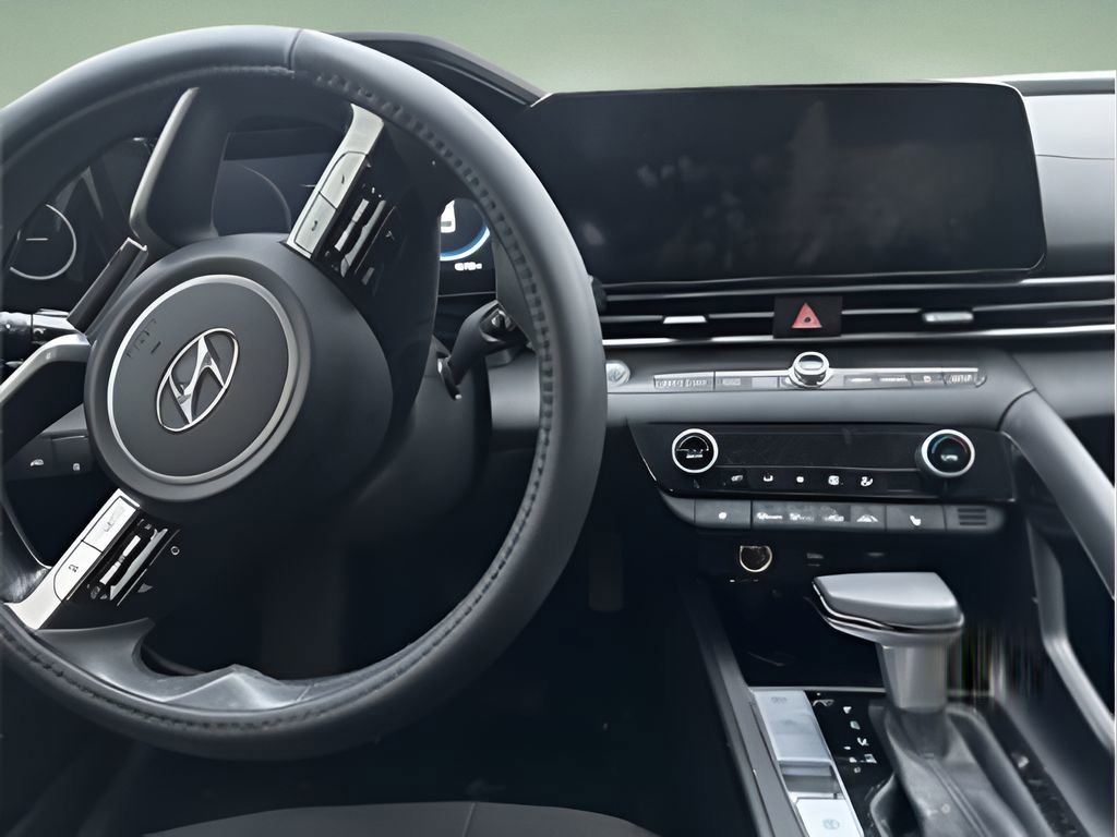 Used 2023 Hyundai Elantra SEL w/ Convenience Package image 30