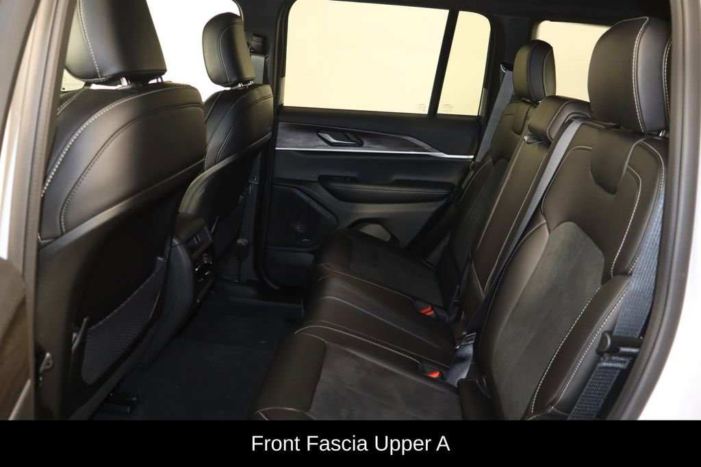 New 2026 Jeep Grand Cherokee Altitude image 17