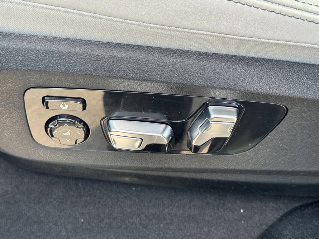 Certified 2026 BMW X6 xDrive40i AWD/4WD image 11