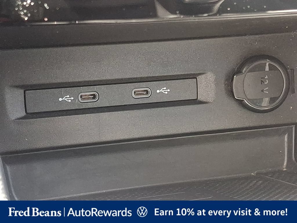 Certified 2023 Volkswagen Taos SE w/ Black Wheel Package FWD image 31