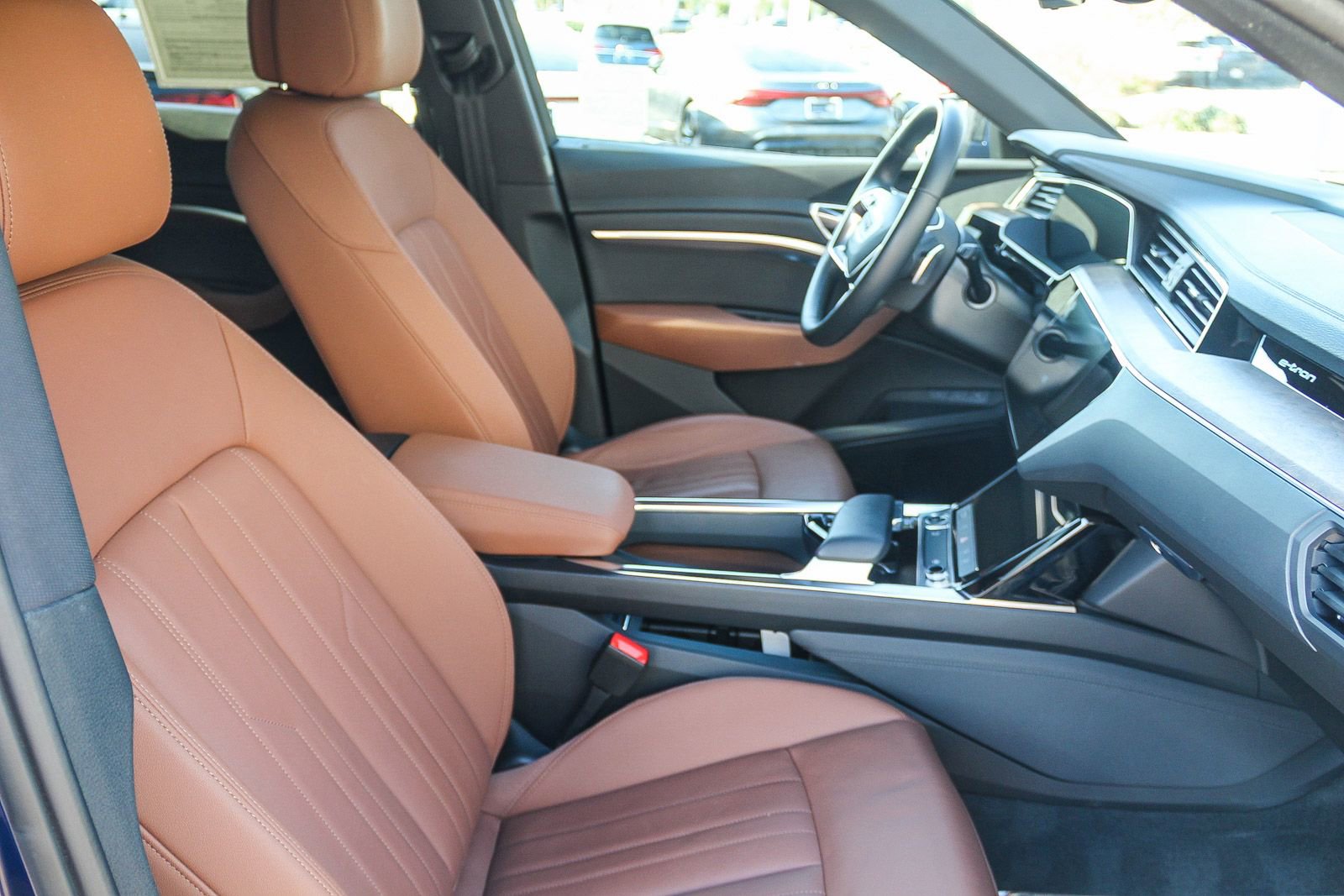 Certified 2022 Audi e-tron Premium w/ Convenience Plus Package image 25