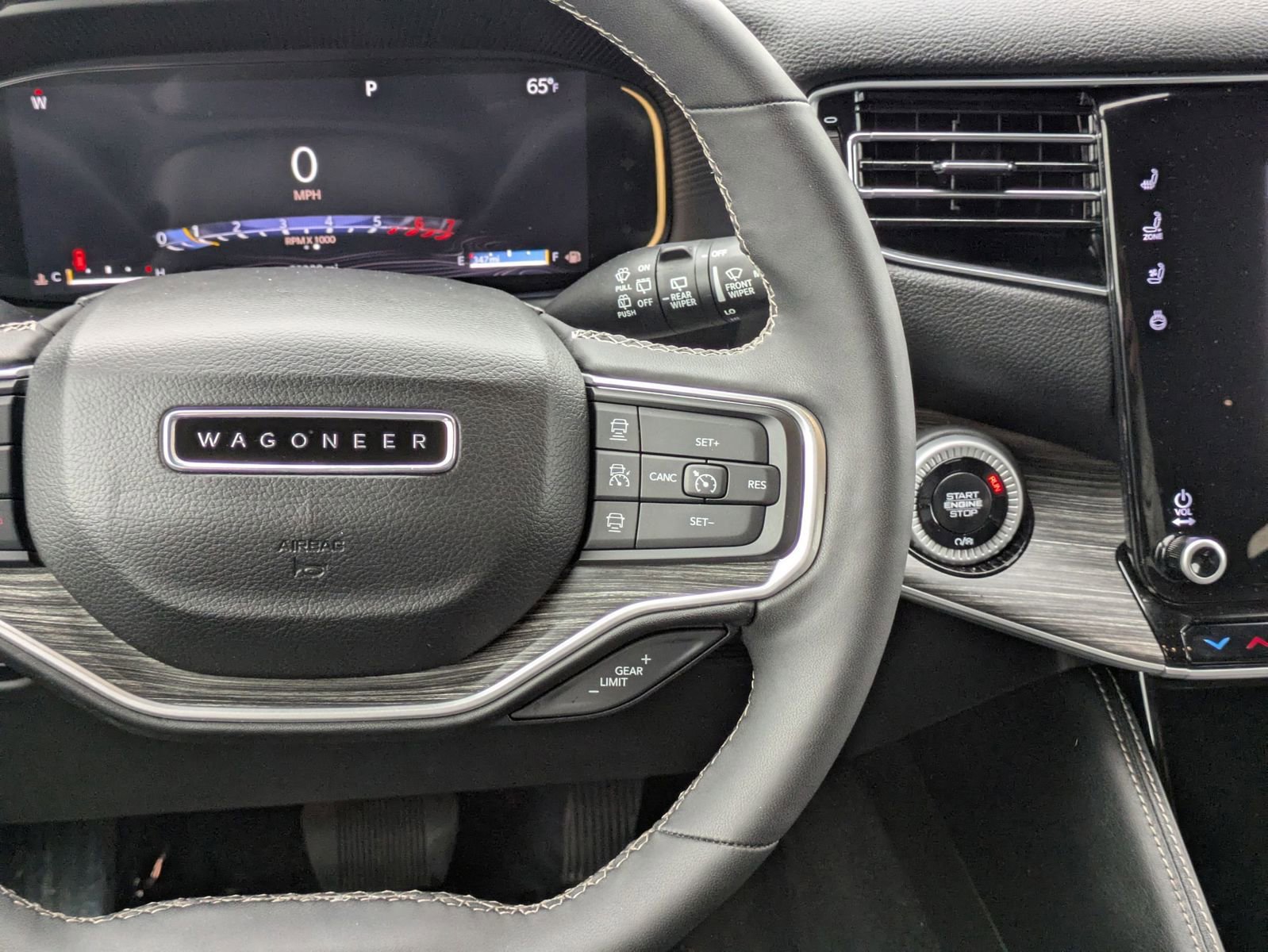 Used 2024 Jeep Wagoneer Series II w/ Flexible Seating Group image 22