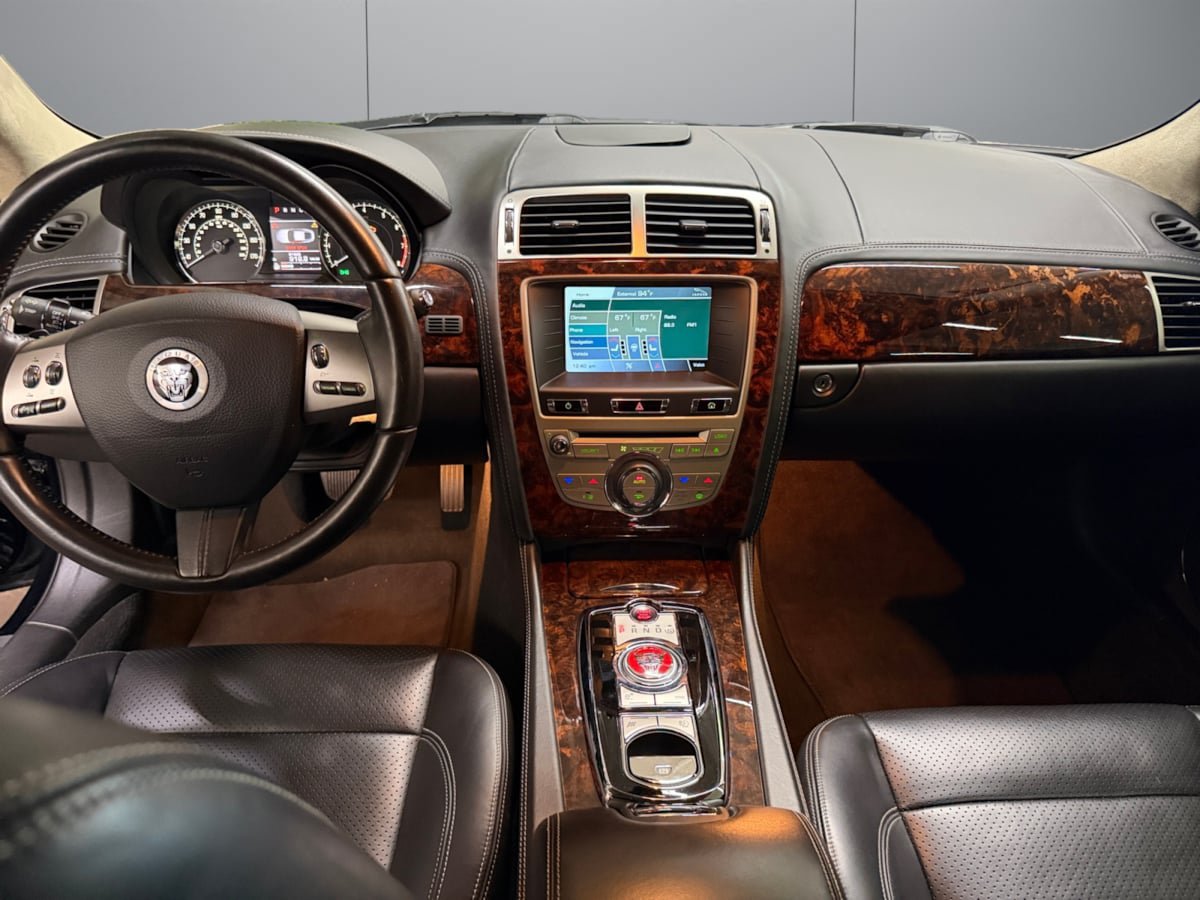 Used 2011 Jaguar XK Coupe RWD image 12