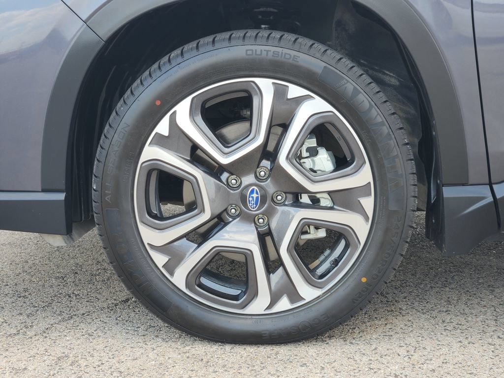 Used 2025 Subaru Ascent Touring AWD/4WD image 8
