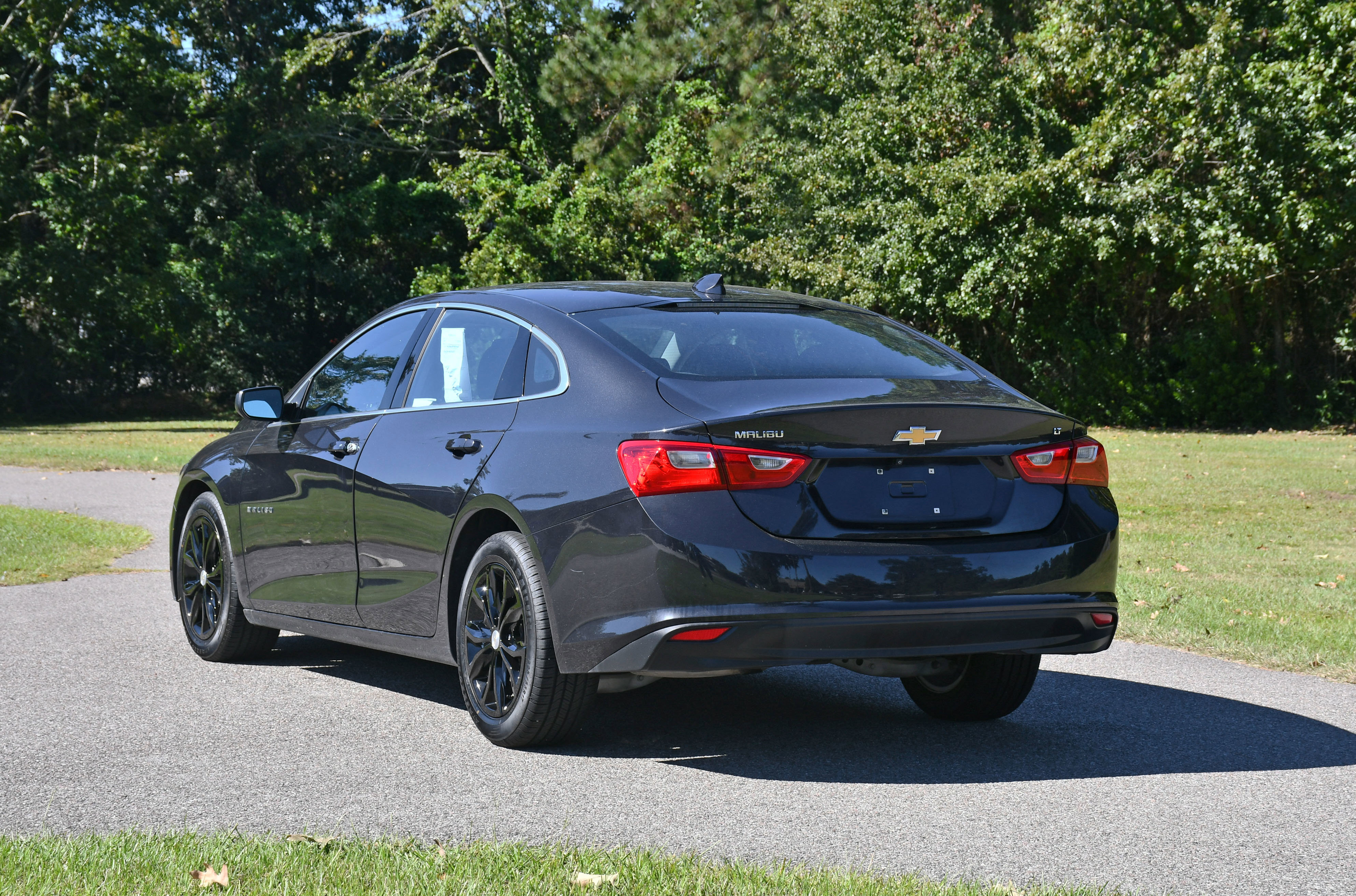 Used 2023 Chevrolet Malibu LT image 3