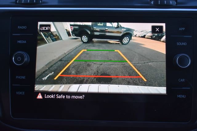 Used 2023 Volkswagen Tiguan SE image 28