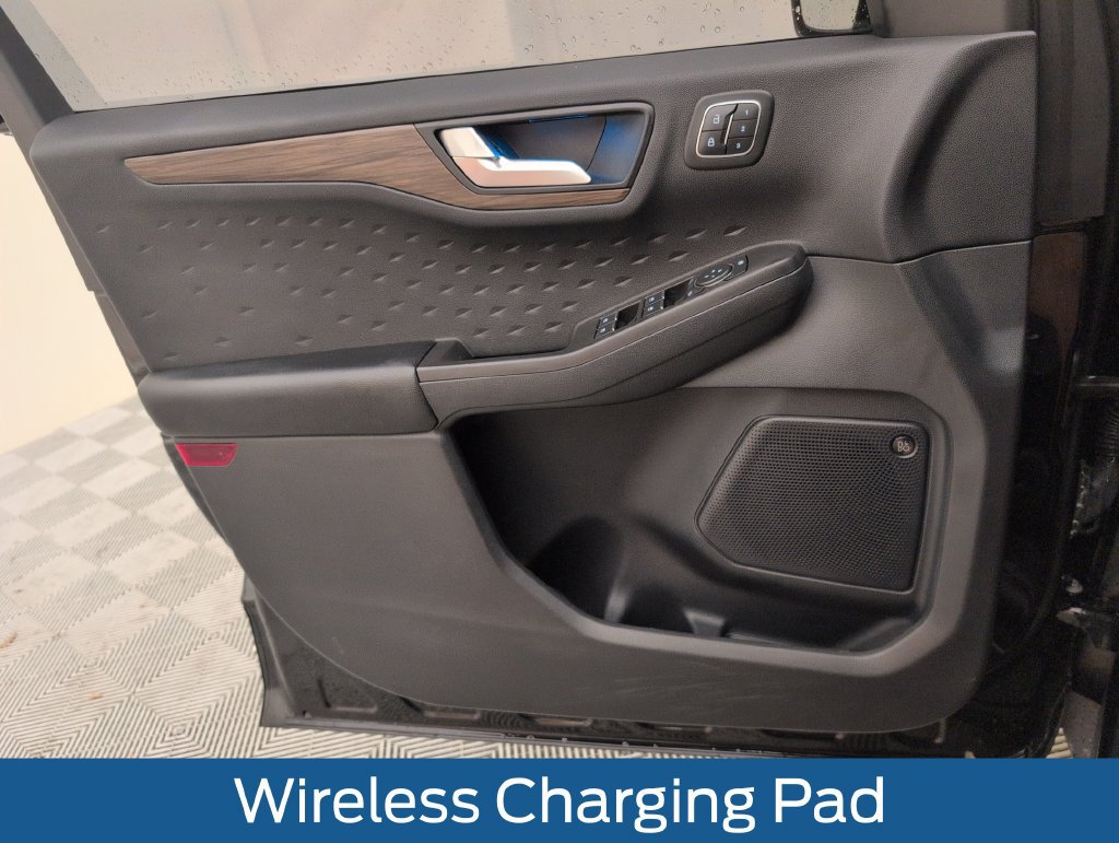 Certified 2020 Ford Escape Titanium AWD/4WD image 34