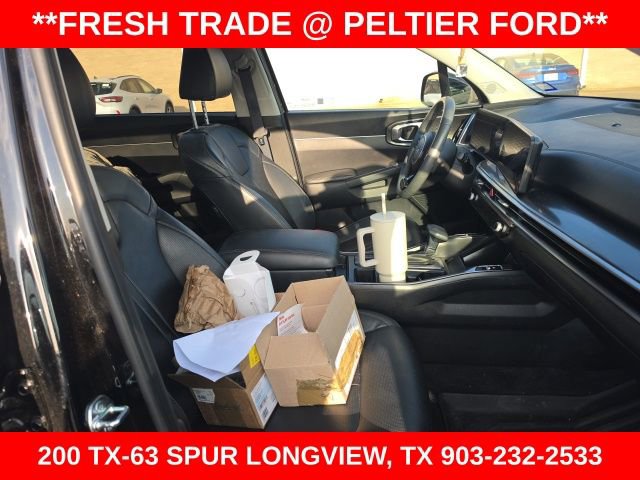 Used 2024 Kia Sorento EX w/ Panoramic Sunroof Package image 18