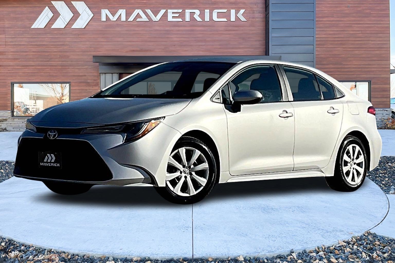 Used 2022 Toyota Corolla LE image 3