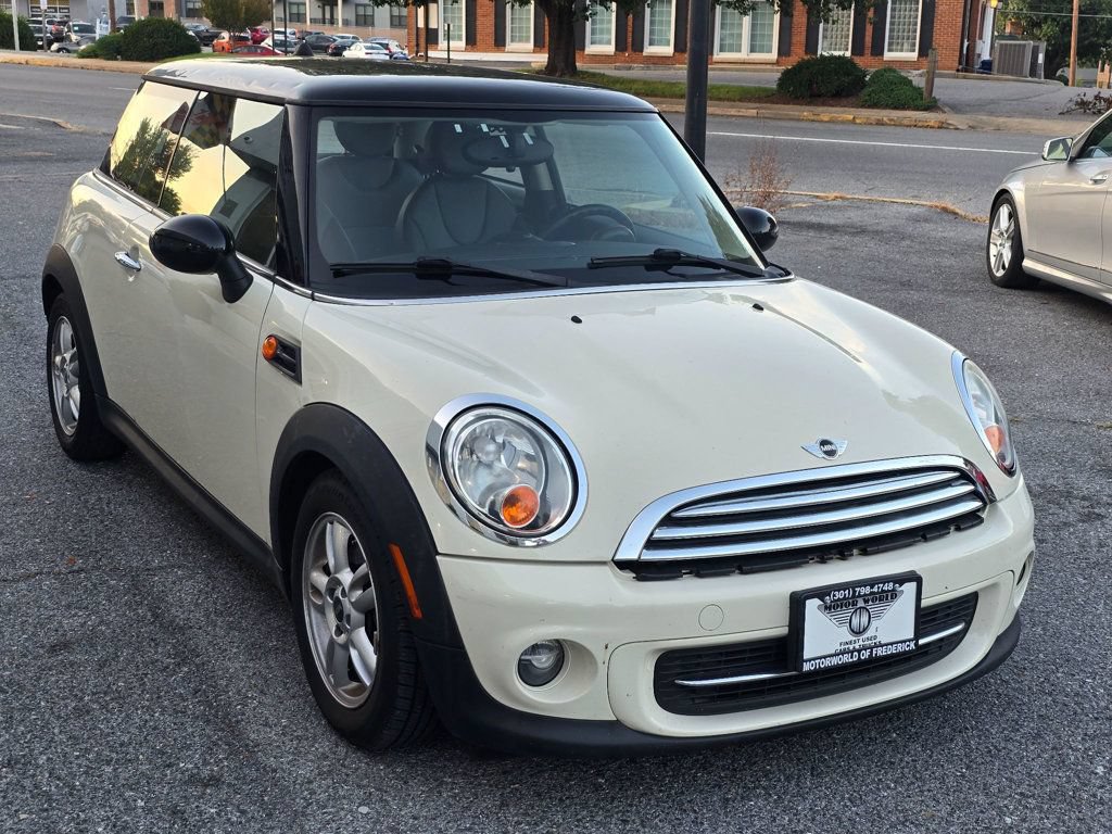 Used 2012 MINI Cooper Hardtop FWD image 2
