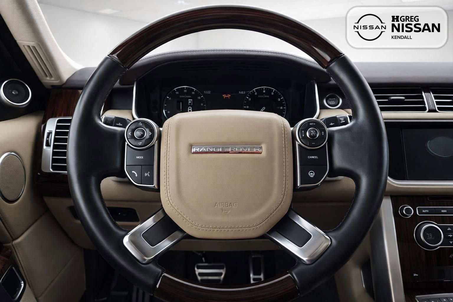 Used 2017 Land Rover Range Rover Supercharged AWD/4WD image 8