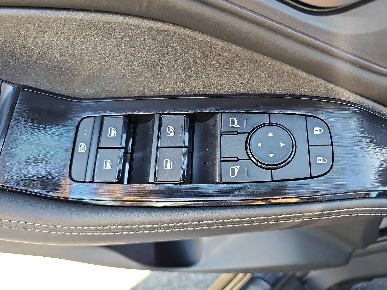 New 2027 Nissan Rogue Dark Armor FWD image 32