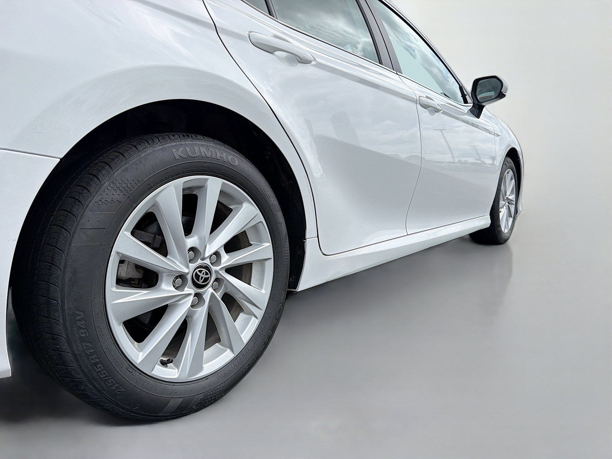 Used 2024 Toyota Camry LE FWD image 14