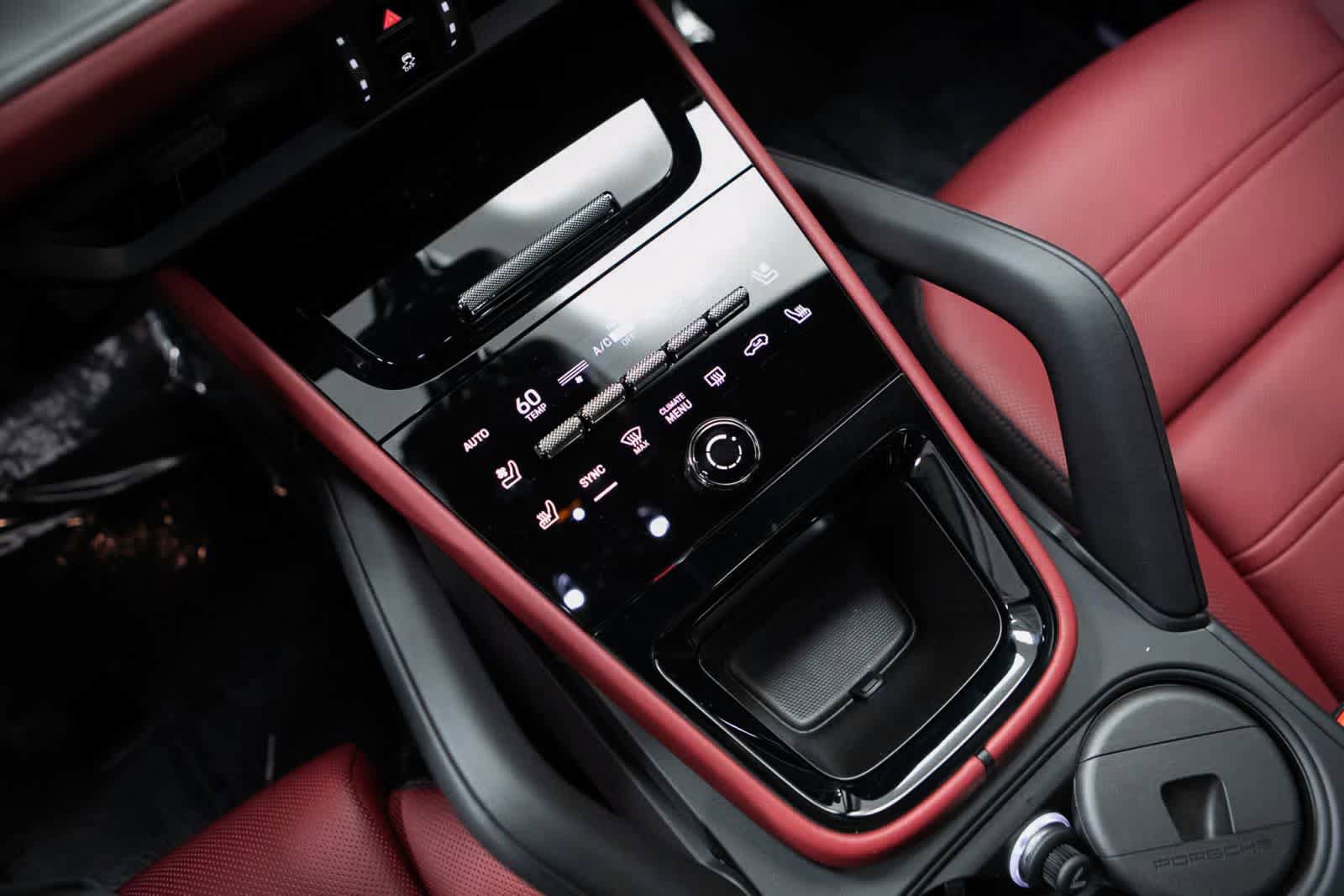 Certified 2025 Porsche Cayenne E-Hybrid AWD/4WD image 28