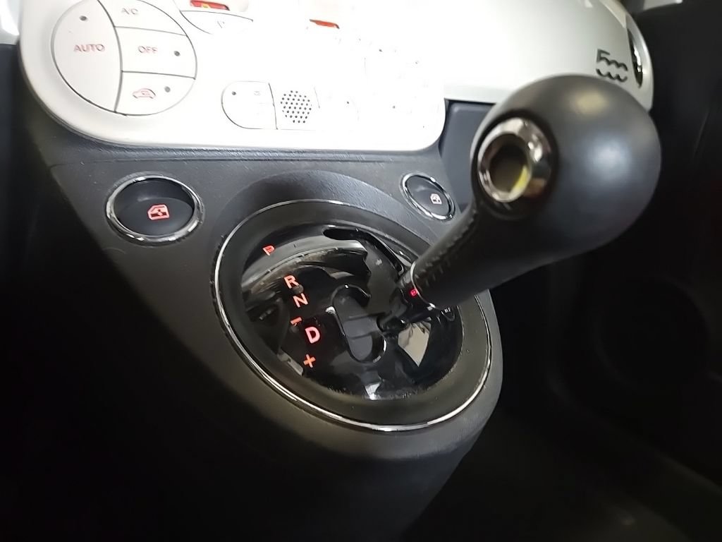 Used 2013 FIAT 500 Lounge w/ Luxury Leather Pkg FWD image 20