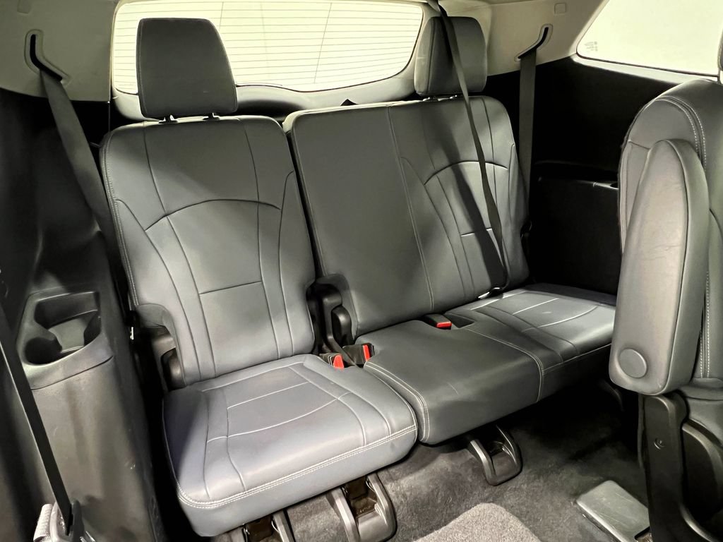 Used 2018 Buick Enclave Essence AWD/4WD image 35