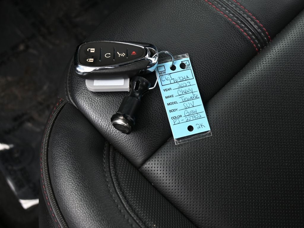 Used 2023 Chevrolet Traverse RS image 18