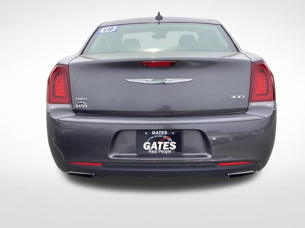 Used 2019 Chrysler 300 Touring w/ Sport Appearance Package AWD/4WD image 7
