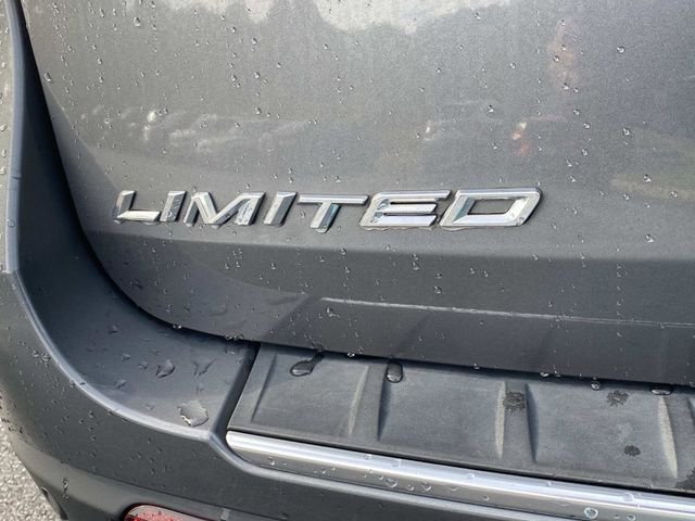 Used 2023 Ford Explorer Limited AWD/4WD image 5