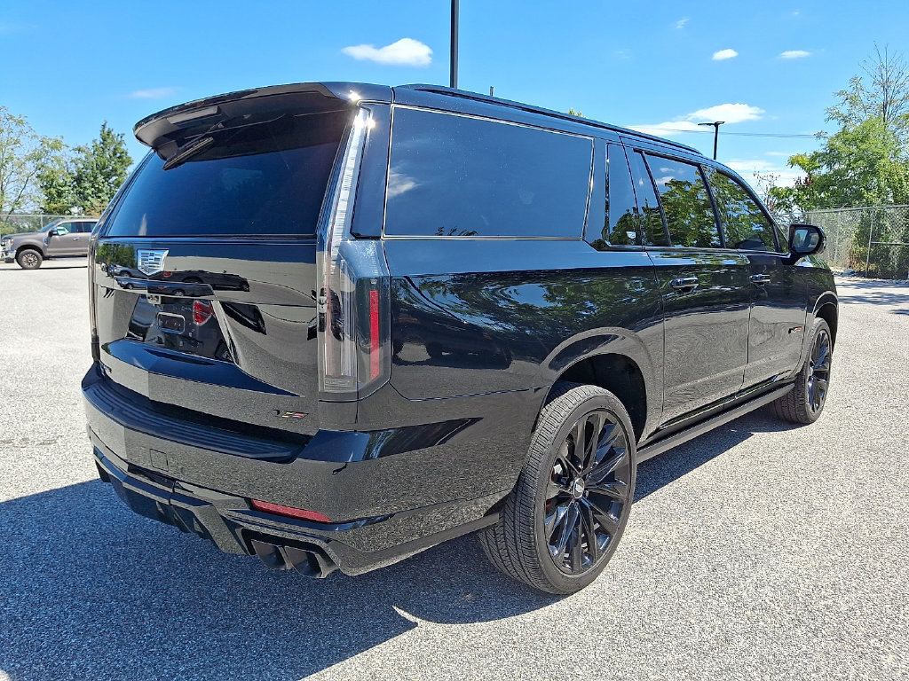 Certified 2026 Cadillac Escalade ESV V AWD/4WD image 7