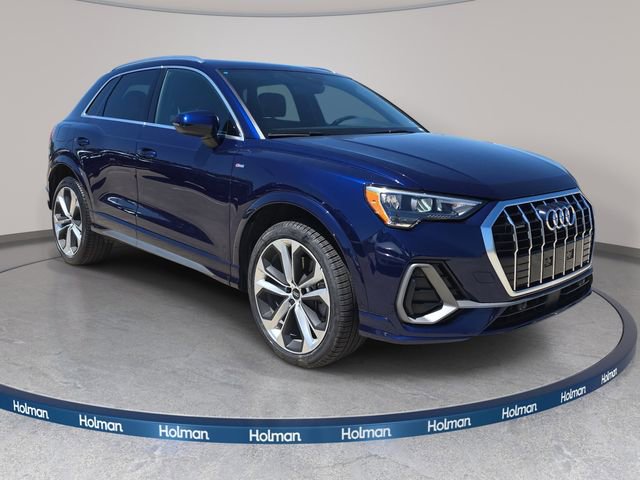 Used 2021 Audi Q3 2.0T Premium w/ Convenience Package AWD/4WD image 4