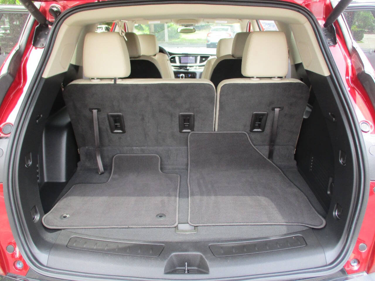 Used 2020 Buick Enclave Essence w/ LPO, Luxury Package FWD image 27