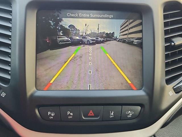 Used 2018 Jeep Cherokee Overland w/ Technology Group image 15