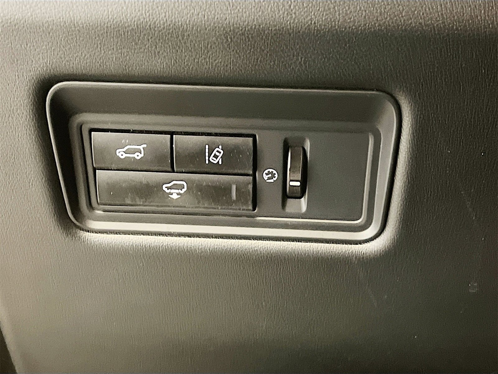 Used 2015 Land Rover Range Rover Supercharged image 10