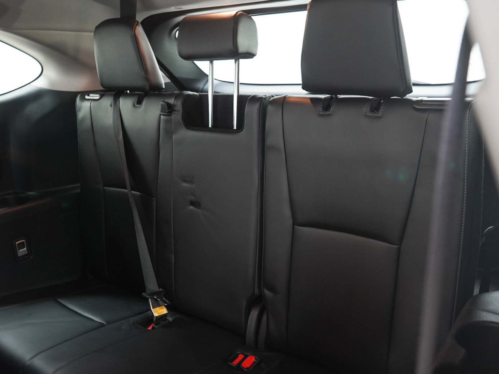 Used 2025 Toyota Highlander XLE AWD/4WD image 15