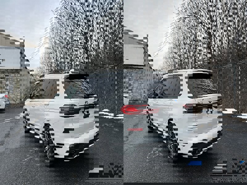 Used 2020 BMW X7 xDrive40i w/ M Sport Package image 14