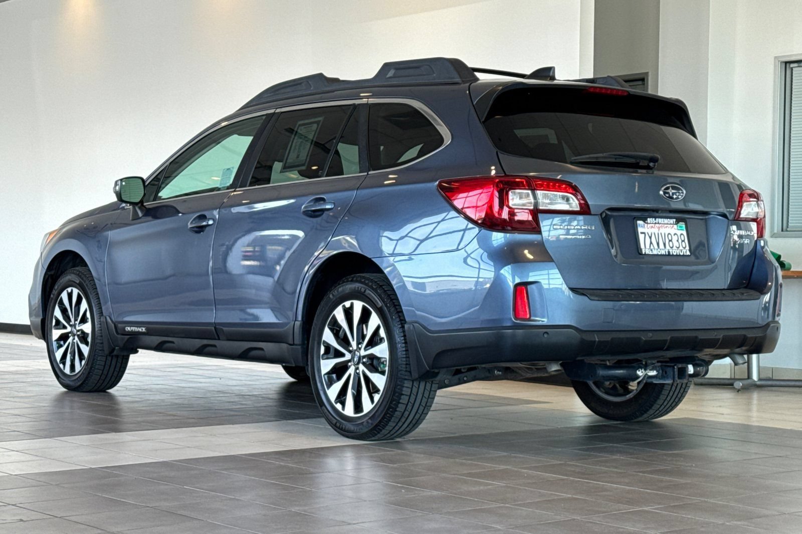 Used 2017 Subaru Outback 3.6R Limited AWD/4WD image 6