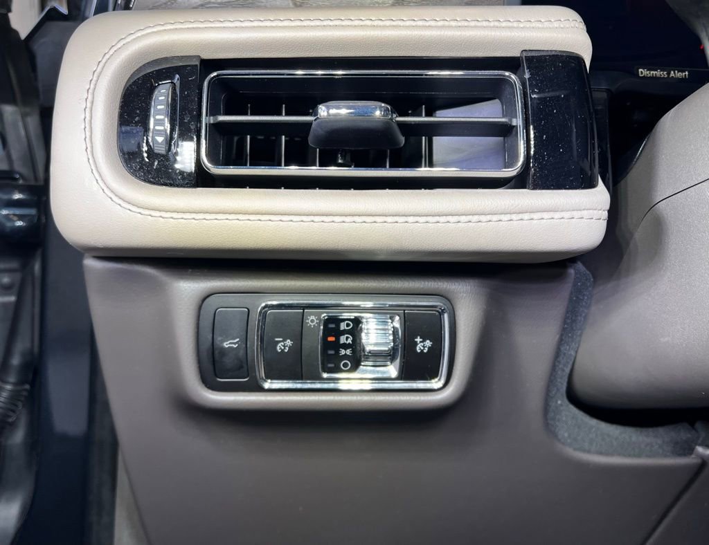 Used 2023 Lincoln Aviator Reserve w/ Equipment Group 201A image 23