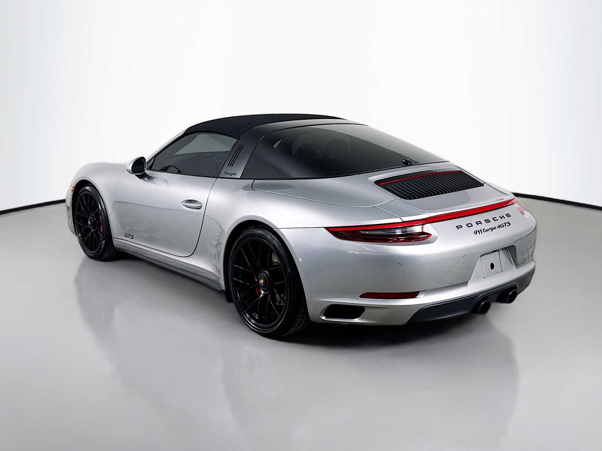 Certified 2019 Porsche 911 Targa 4 GTS image 3