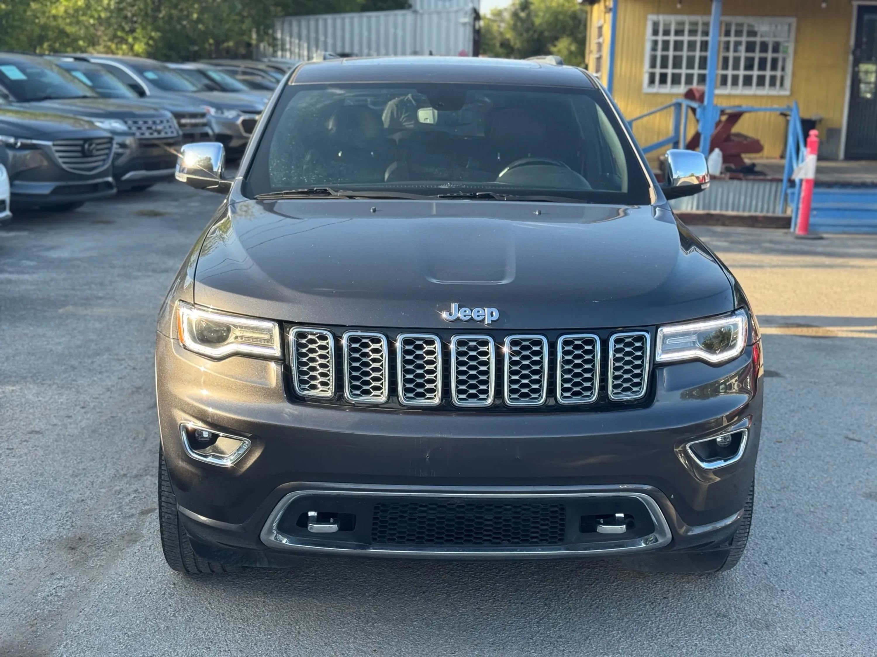 Used 2019 Jeep Grand Cherokee Overland image 4